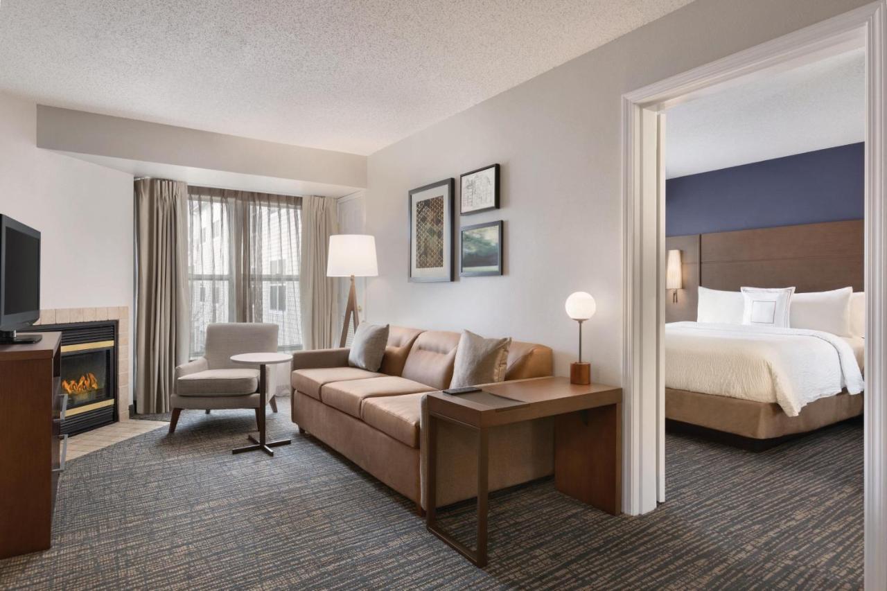 Residence Inn By Marriott Buffalo Galleria Mall Чийктоуага Екстериор снимка