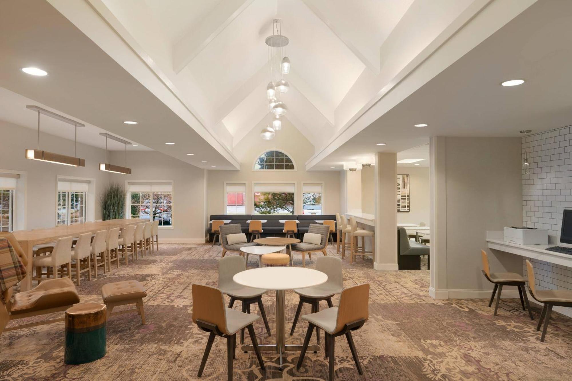 Residence Inn By Marriott Buffalo Galleria Mall Чийктоуага Екстериор снимка