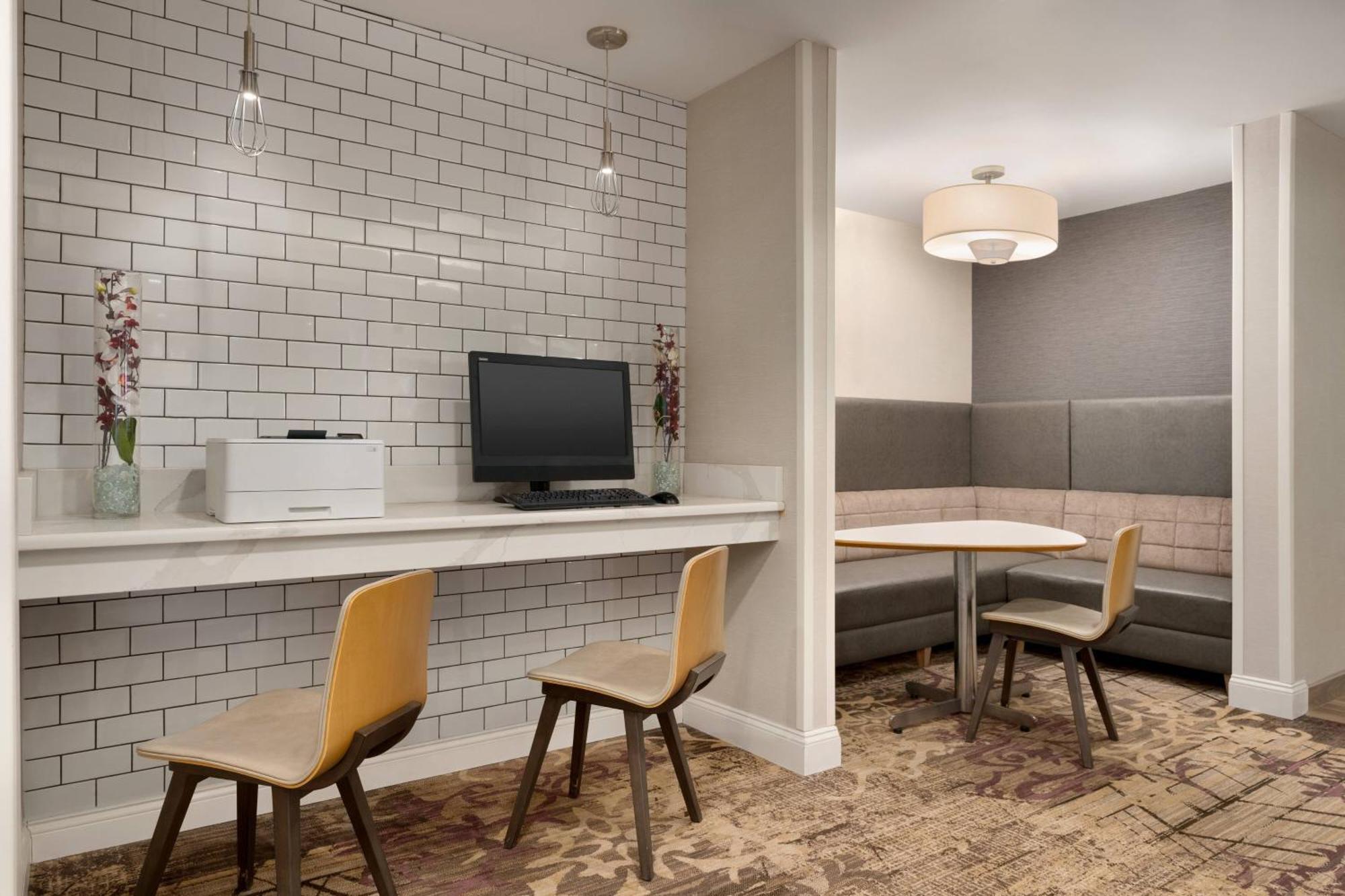 Residence Inn By Marriott Buffalo Galleria Mall Чийктоуага Екстериор снимка
