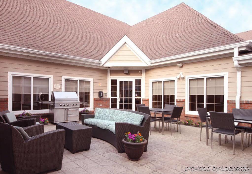 Residence Inn By Marriott Buffalo Galleria Mall Чийктоуага Екстериор снимка