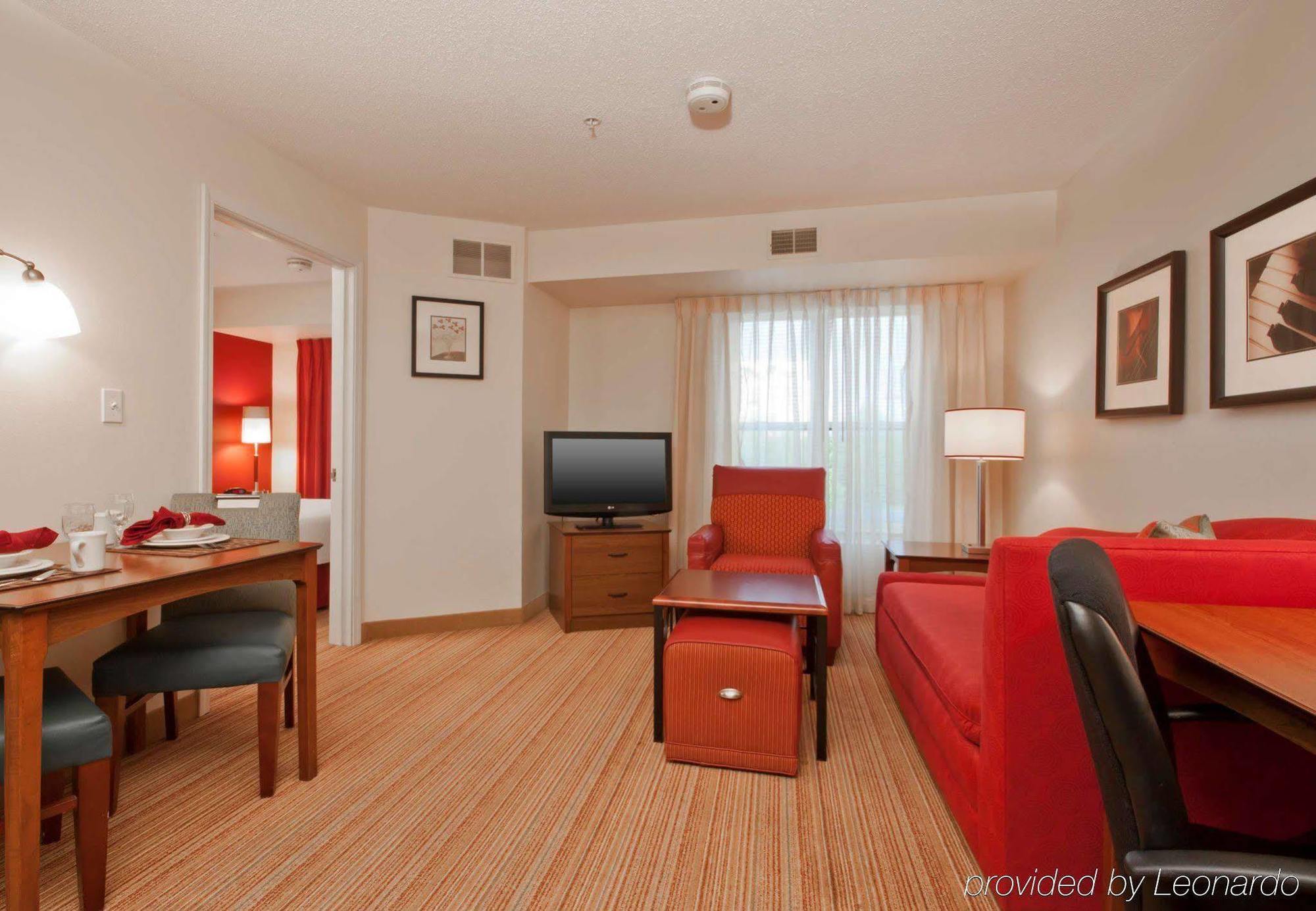 Residence Inn By Marriott Buffalo Galleria Mall Чийктоуага Екстериор снимка