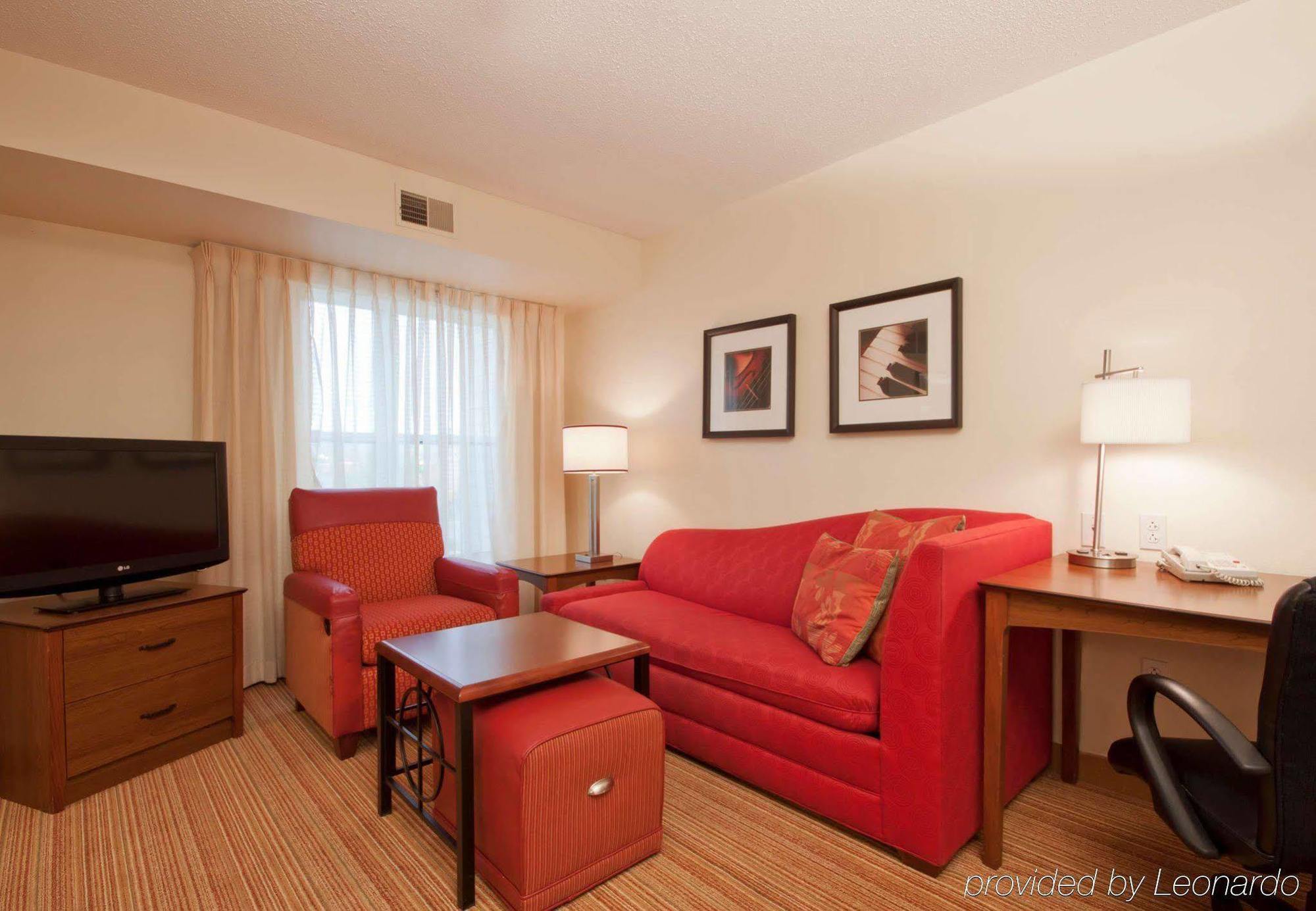 Residence Inn By Marriott Buffalo Galleria Mall Чийктоуага Екстериор снимка