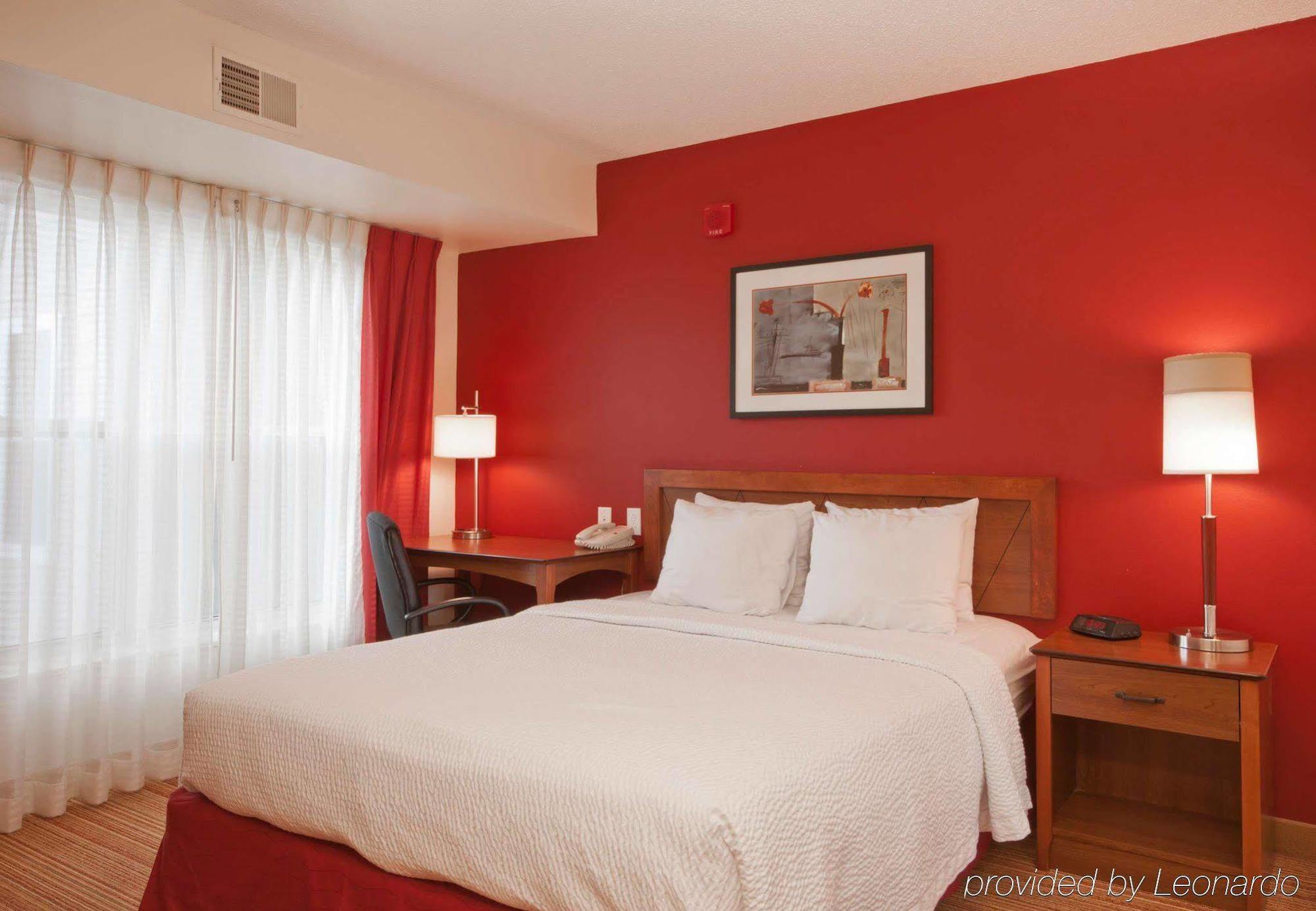 Residence Inn By Marriott Buffalo Galleria Mall Чийктоуага Екстериор снимка
